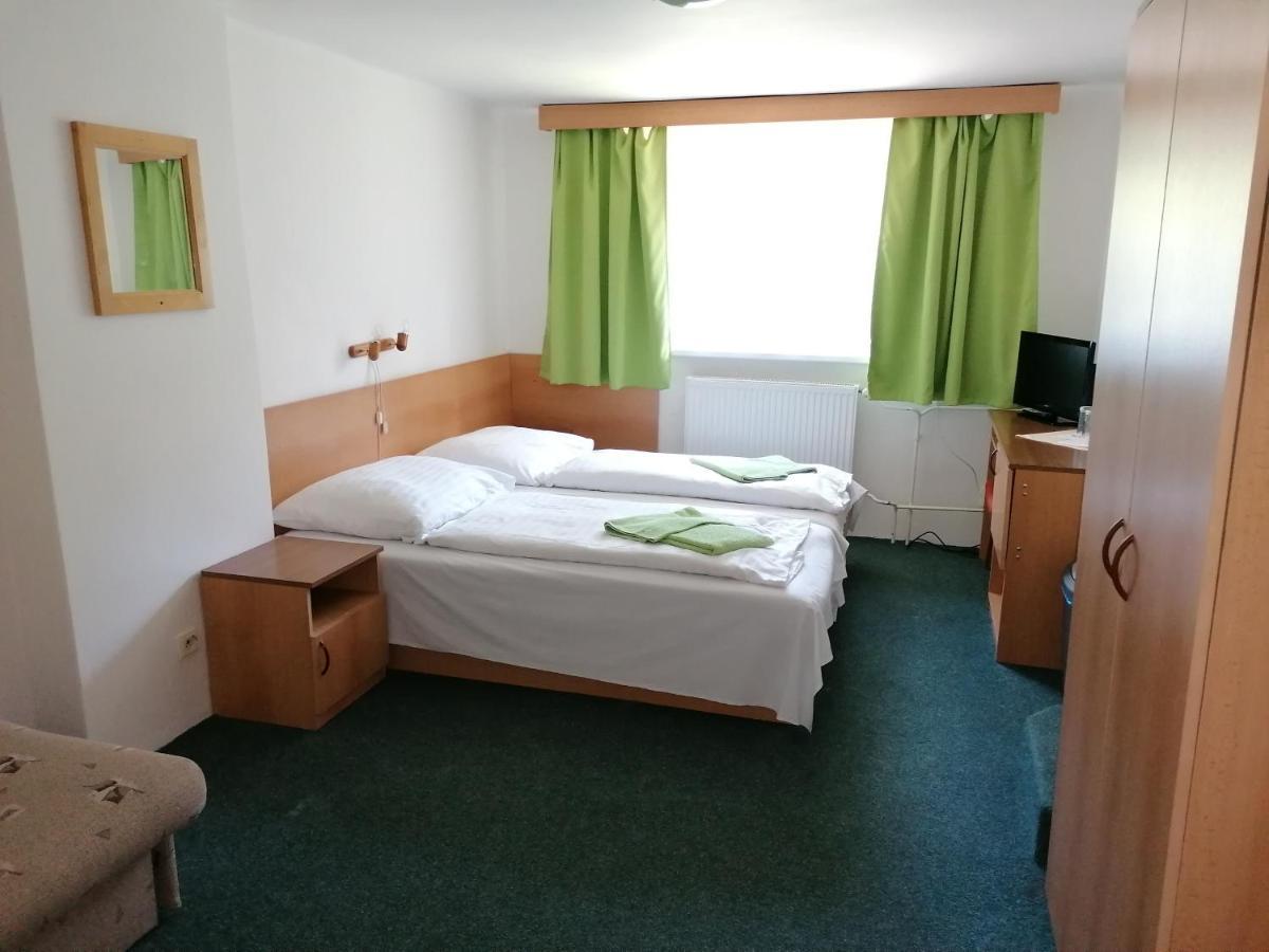 Hotel Spojar Žiar Exteriér fotografie